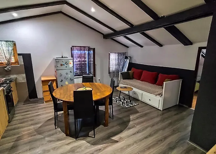 2 Bedroom Cozy In Διαμέρισμα *