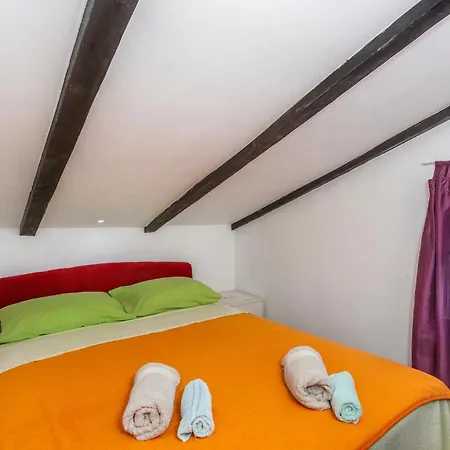 2 Bedroom Amazing In Njivice