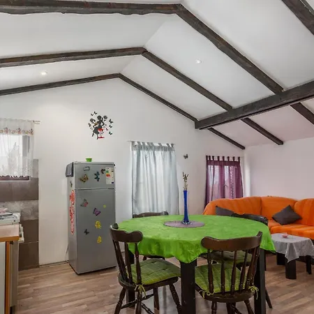 2 Bedroom Amazing In Apartment *