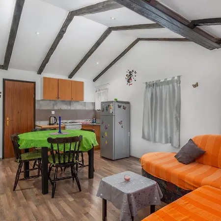 2 Bedroom Amazing In Apartment Njivice