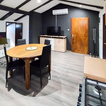 Apartmán 2 Bedroom Amazing In *