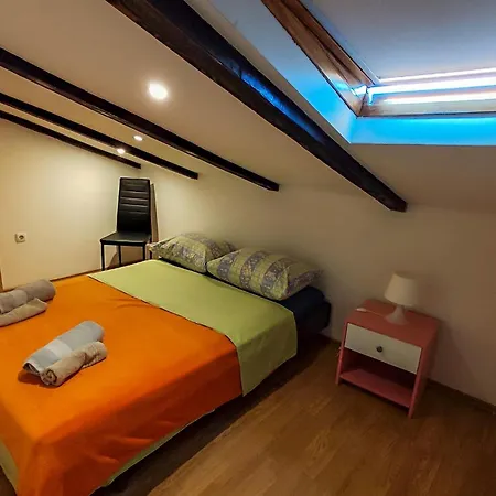 Apartmán 2 Bedroom Amazing In Njivice